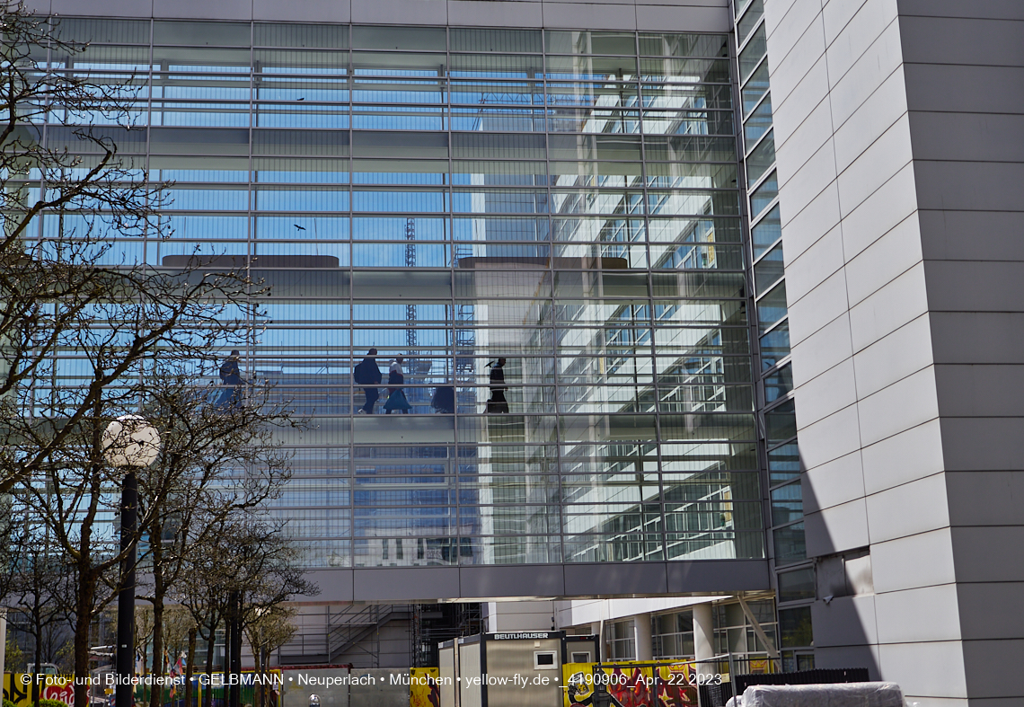 22.04.2023 - Baustelle auf der ehemaligen Allianz-Versicherung in Neuperlach